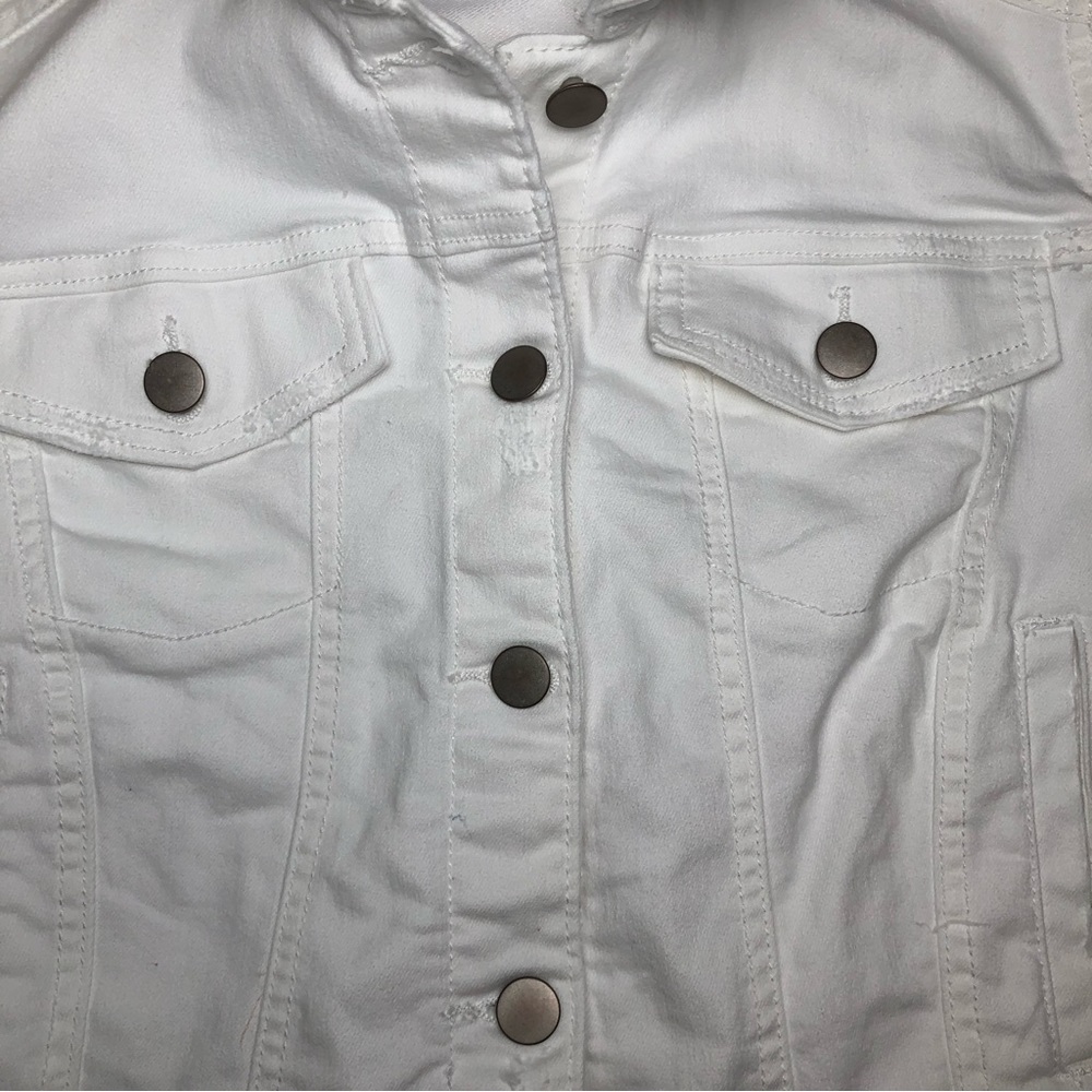 Versona White Denim Vest - Picture 4 of 9